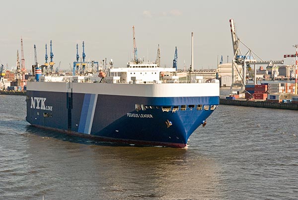 Les plus gros porte-conteneurs du monde dans le port de Hambourg