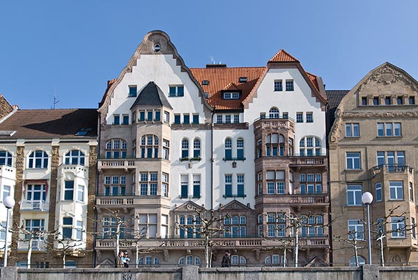 Dusseldorf, de belles maisons au bord du Rhin